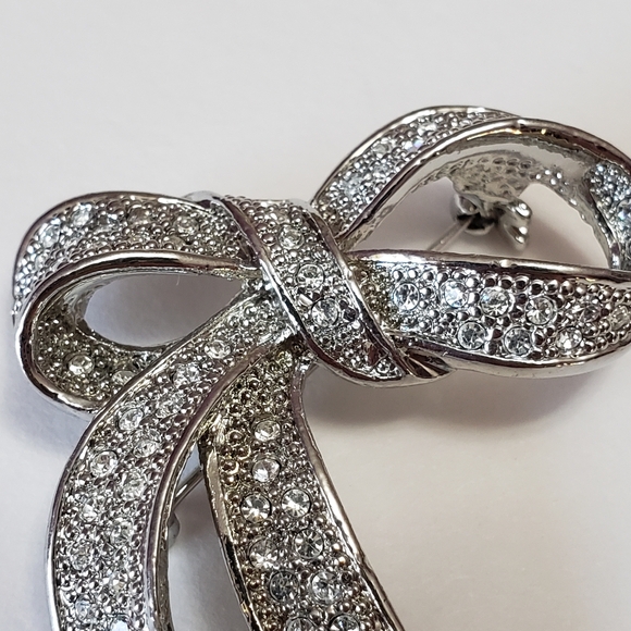 Vintage Silver Tone Rhinestone Bow Brooch, Silvertone Ribbon Pin - Picture 6 of 8